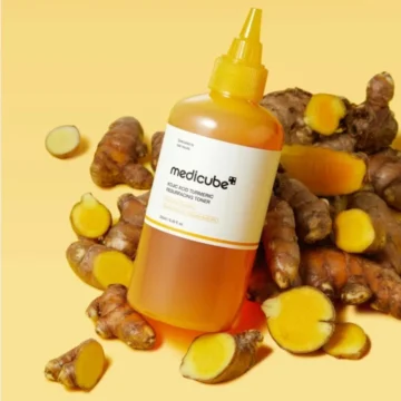 MEDICUBE KOJIC ACID TUMERIC RESURFACING TONER